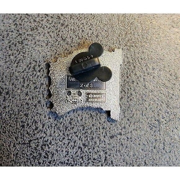 Disney Pins Cast Lanyard Collection 4 Pirates of the Caribbean - Picture 4 of 7